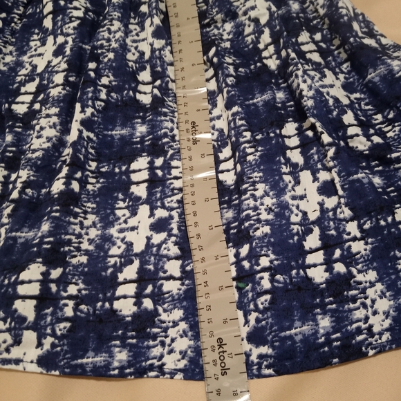 H&M Blue and White Flare Boho Print Mini Skirt Sz 6 - Picture 6 of 6